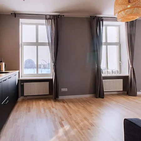 Daire Luxury Waterfront With A River View